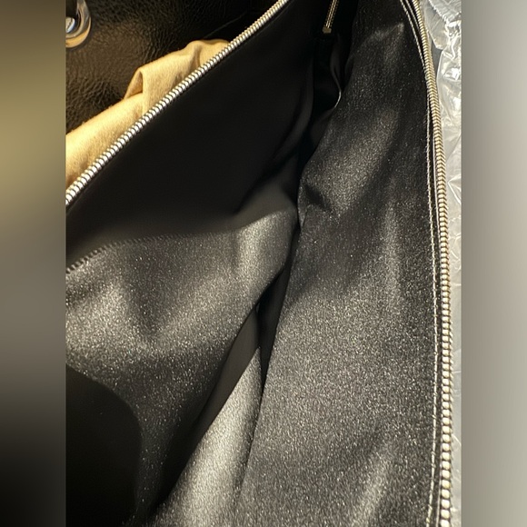 ❌SOLD❌ Authentic CHANEL On the Road Tote (Large) - Picture 4 of 14